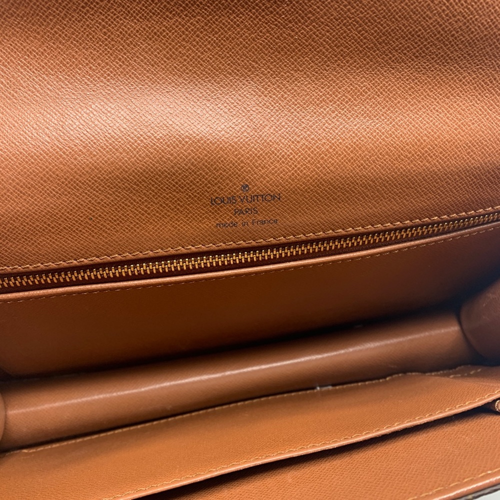 Louis Vuitton Brown Monogram Clutch with Tan Trim - Picture 7 of 16